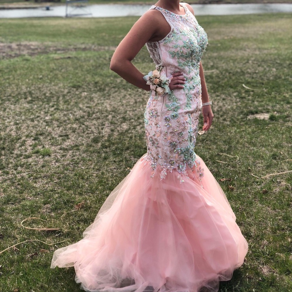 Beautiful prom dress!!👗